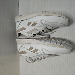 Reebok White and Tan‎ Sneakers